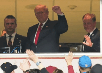 Abuchean a Trump en juego de la NFL