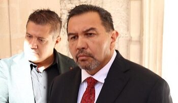 Llega Cruz a Palacio; asiste al Dr. Vagón