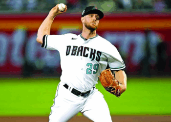 Merrill Kelly, de vuelta con Arizona