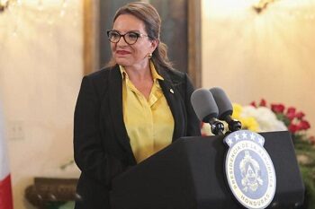Declara Presidenta de Honduras elecciones nulas; perdió su candidata