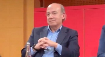 «¡Asesino, lárgate!», gritaron alumnos mexicanos a Calderón en París