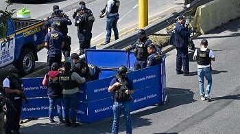 Guatemala: Mataron pandilleros a ocho policías por motines