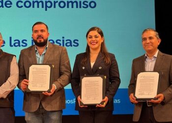 Firma Miriam Soto la Carta Compromiso por la Paz en el Segundo Diálogo Nacional por la Paz