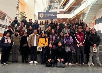 Estudiante de la UACH participa en Chile con documental de conservación de aves.