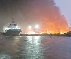 Se inunda y explota refinería en Dos Bocas: mueren 5