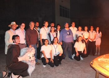 Conmemora FCQ-UACH por 18 años consecutivos «La Hora del Planeta».