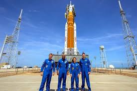 Alista la NASA su primer viaje lunar en 53 años