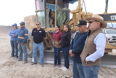 Gobierno Municipal y Estado realizan trabajos de mejora en caminos rurales y presión en San Ignacio