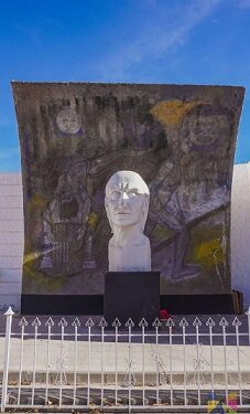 Concluyen reconstrucción de mural histórico en Meoqui con apoyo de la UACH.