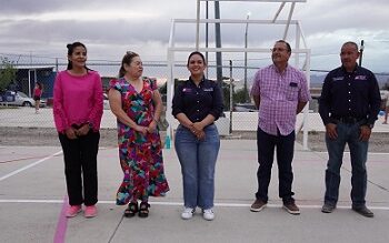 La alcaldesa Lucy Marrufo llevó a cabo entrega de la obra de iluminación