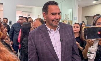Se apersona Cruz en el Congreso tras polémica por comparecencia