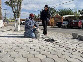 Superviso la alcaldesa de Ojinaga Lucy Marrufo los trabajos de obra publica