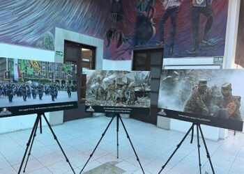 Presentan exposición fotográfica de la Defensa Nacional