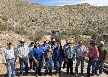 Arranca Lucy Marrufo obra de pavimentación en La Cuesta Azul