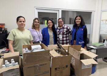 Entrega Lucy Marrufo nuevo donativo de medicamento al Hospital Comunitario