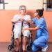Adultos mayores y personas con discapacidad: cómo pueden designar un auxiliar en Pensiones del Bienestar