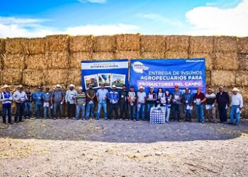 Entregan más de 400 pacas de rastrojo subsidiadas a productores de Meoqui