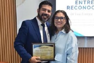 Médico Ojinaguense radicado en Monclova recibe reconocimiento internacional por técnica quirúrgica SADI-S