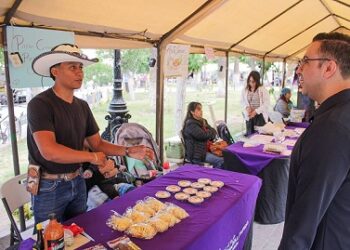 Se llevan a cabo en Meoqui las Ferias Regionales y la Mega Venta por el Día de las Madres con más de 70 expositores