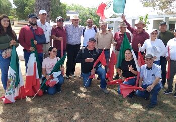 Asistieron a marcha por la seguridad en Chihuahua y la soberanía nacional contingente de Ojinaga: Dr. Ubaldo Elias Paez