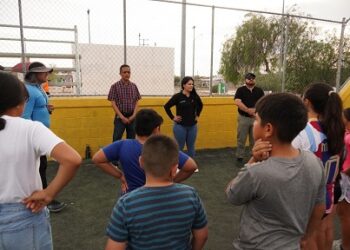 La alcaldesa Lucy Marrufo visitó la Academia Soles Fútbol Rápido