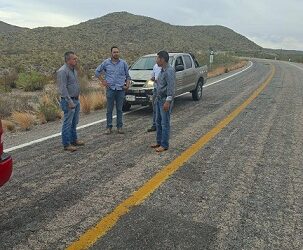 Supervisa el alcalde Felipe Armando Reyes Manch la rehabilitación de carretera