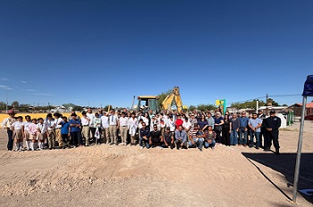 Encabezo la alcaldesa Lucy Marrufo el arranque los trabajos de construcción de una nueva cancha en la Col. Emiliano Zapata