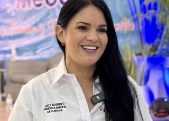 La alcaldesa Lucy Marrufo entrego ayer en la cuesta de Almagre obra de encementado