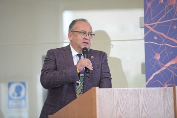 Rinde FMyCB-UACH homenaje al doctor Julio Ornelas Küchle, pionero de la educación médica en Chihuahua.