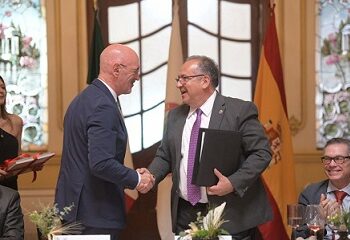 Fortalecen UACH y Universidad Complutense de Madrid cooperación académica con firma de convenio.