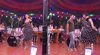 Sacó Maribel Guardia «los prohibidos» en una plaza de Tabasco