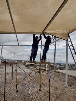 La alcaldesa Lucy Marrufo apoyo a la UTCH con malla sombra en sus instalaciones