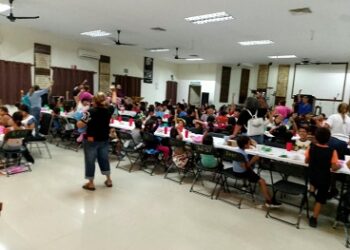 Ayer asistieron entre135 y 140 niños a la Escuela Bíblica infantil en El Restaurador