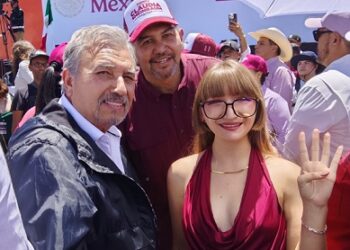 Asistieron a la plaza de la mexicanidad el Dr. Ubaldo Eliaz Paez y Cristina Villalobos en ciudad Juarez, ayer