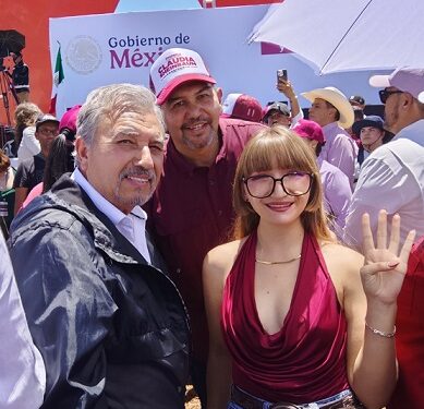 Asistieron a la plaza de la mexicanidad el Dr. Ubaldo Eliaz Paez y Cristina Villalobos en ciudad Juarez, ayer