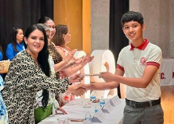 Se llevó a cabo la ceremonia de graduación de la Escuela Secundaria Técnica #20