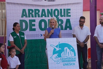 Gobierno municipal de Múzquiz inicia rehabilitación de malla sombra en jardín de niños de Villa de Palaú