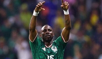 Atrae Julián Quiñones atención de la Premier League