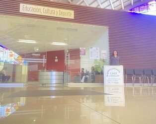Conalep Chihuahua instala módulo de inscripción en El pueblito mexicano para ofrecer más de 1,200 espacios disponibles a estudiantes de nuevo ingreso en ciudad Juárez