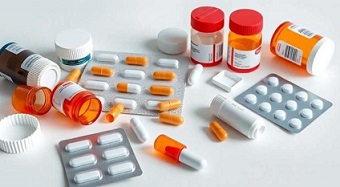 Advierte Trump a farmacéuticas por aranceles de 200% a genéricos