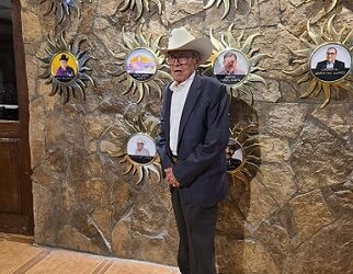 Don Mucio Rey López inmortalizan su nombre en Hotel Cañon del Pegüis