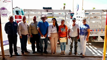 Encabeza la alcaldesa Lucy Marrufo entrega de materiales de construcción a damnificados en Monte Bustillos