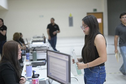 Invita la UACH a estudiantes de licenciatura a solicitar becas para 2027.