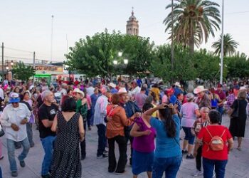 Reúne Meoqui a más de 300 personas en festejo por el Día del Abuelo