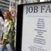 Las solicitudes semanales de subsidio por desempleo en EU aumentan menos de lo previsto