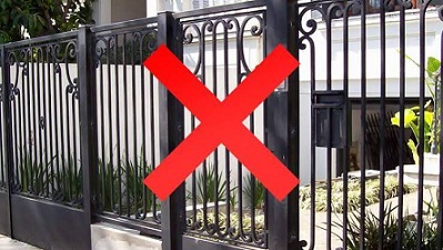 Las rejas negras en el frente de casa pasaron de moda: la nueva tendencia del 2026 más elegante y segura