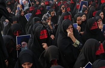 Irán amenaza con una respuesta más rápida, más intensa y más dolorosa a los ataques de EU; estrecho de Ormuz será zona prohibida
