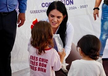 El programa Cuenta Conmigo entrego útiles escolares: Alcaldesa Lucy Marrufo