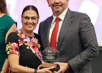 Cruz Pérez Cuéllar reconoce a ganadores del Premio Estatal de Periodismo 2026