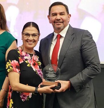 Cruz Pérez Cuéllar reconoce a ganadores del Premio Estatal de Periodismo 2026